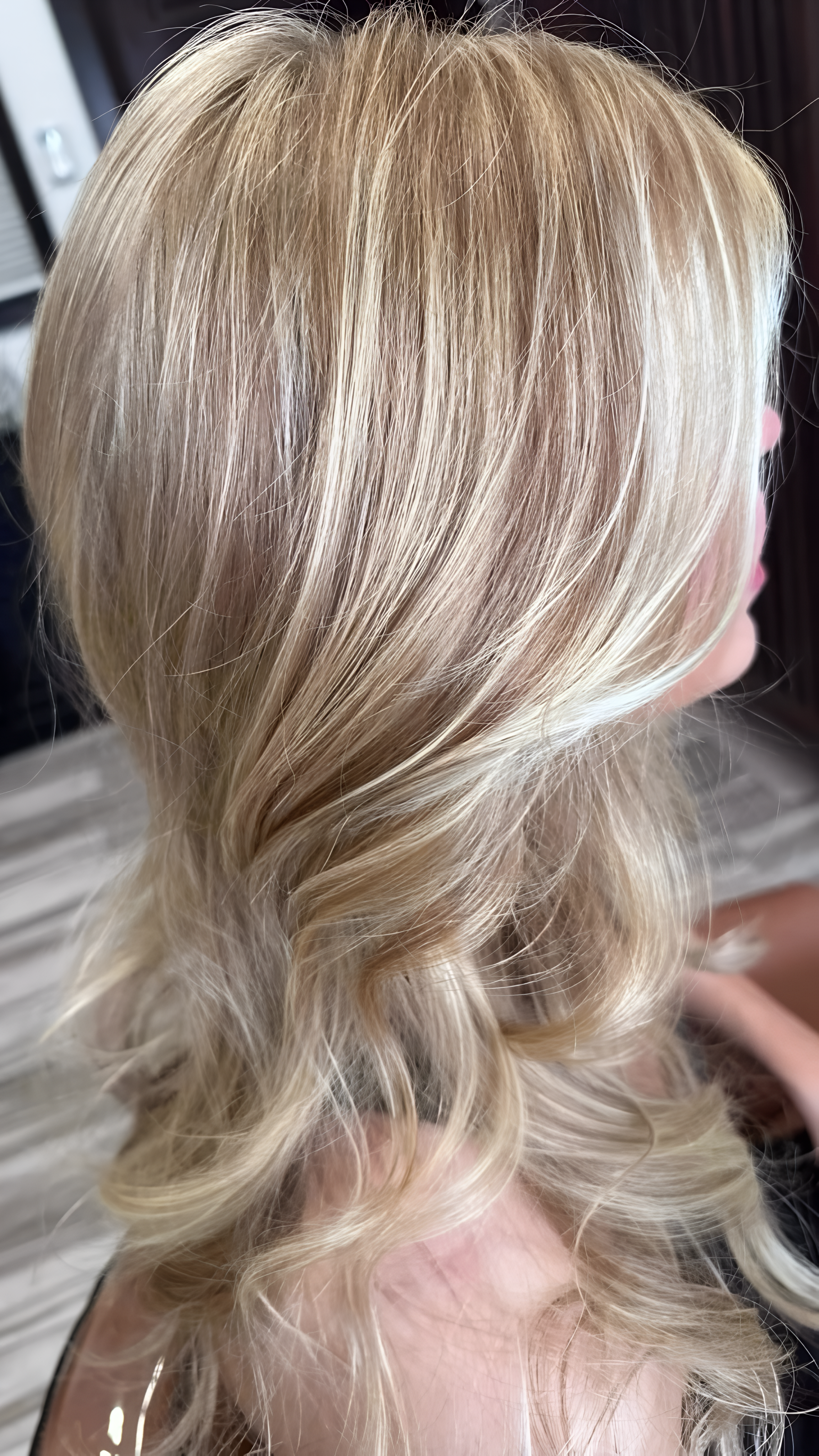 Hair Approach — Sun-Kissed Highlights